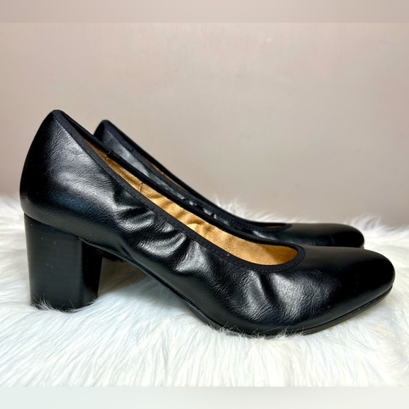 🍁NATURALIZER🍁 Block Heel Pump - Picture 3 of 11